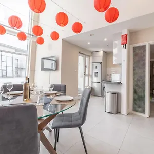 Quarters- Whitehall Sq Apartment